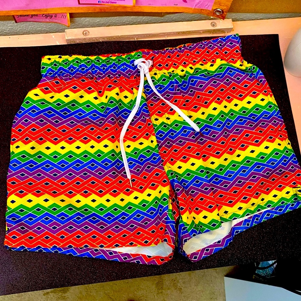 NEW,Men’s Elastic waist Swim Shorts size “L”